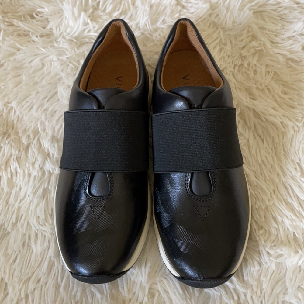 Vionic Black Sneakers - Picture 3 of 6